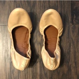 Lucky Brand Nude Leather Flats. Size 10.